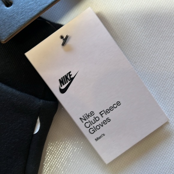 Nike Men’s Club Fleece Gloves (M) - Picture 4 of 4